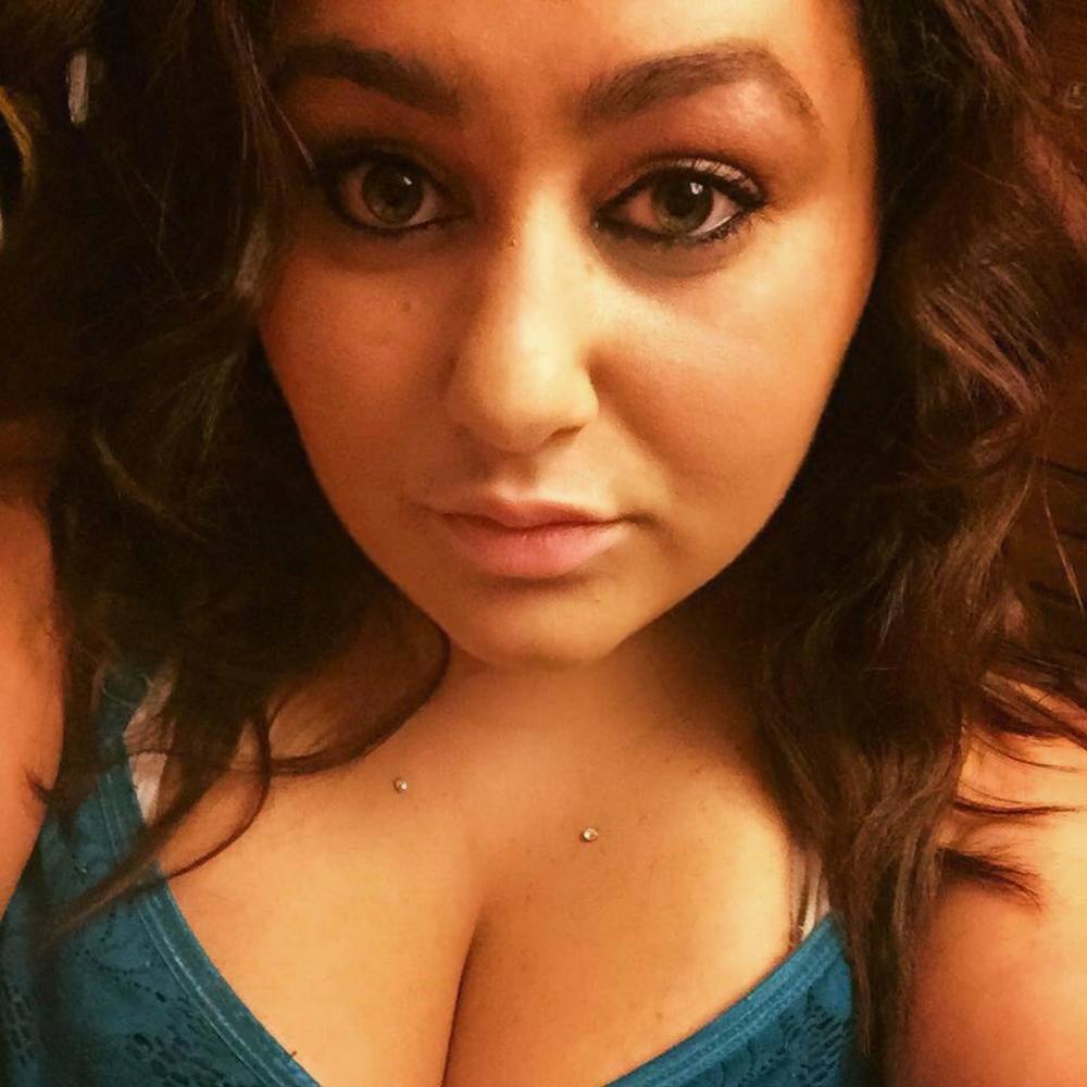 Meet your Posher, Evangelyn